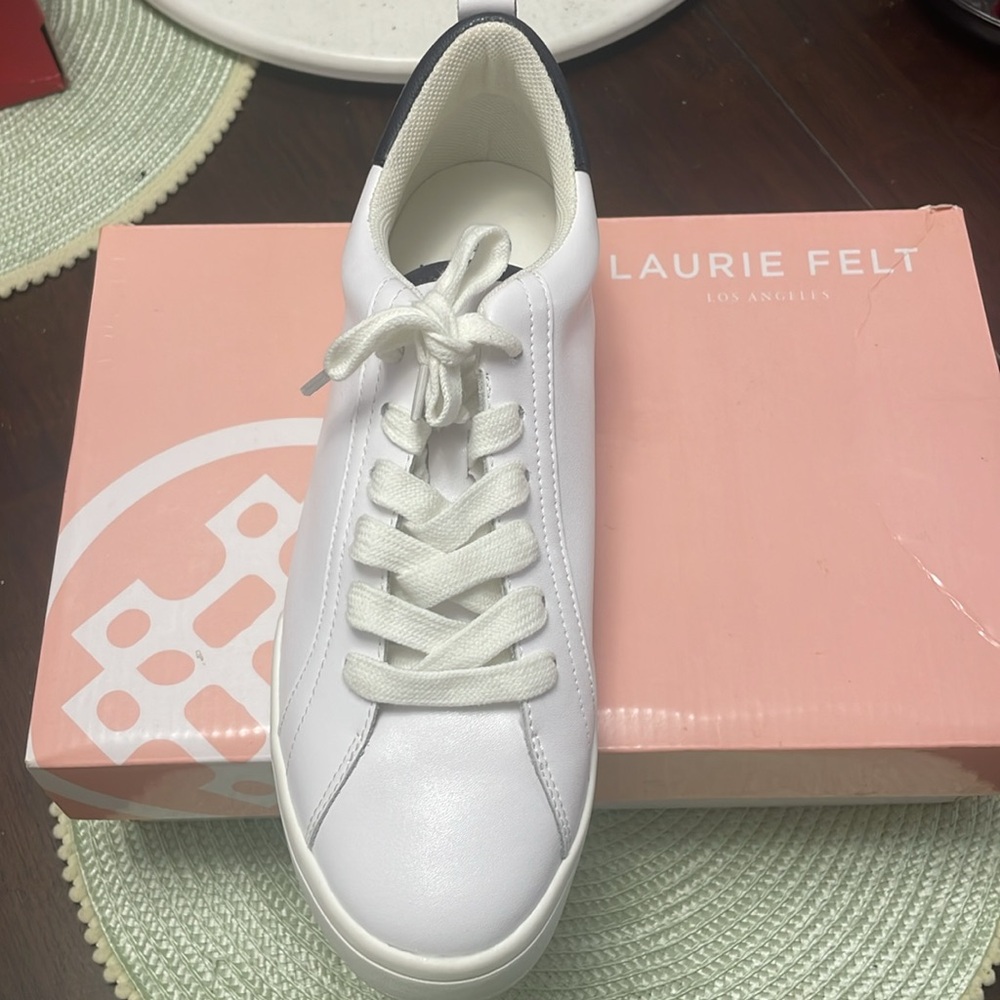 Laurie Felt Women's White and Black Sneakers 7.5